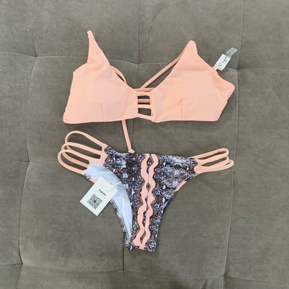 Size large. Never worn cupshe bikini. Tags on!